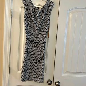 I LE  NWT B/W dress with pleated collar